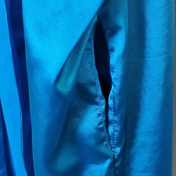 Silk Robe - Picture 2 of 6